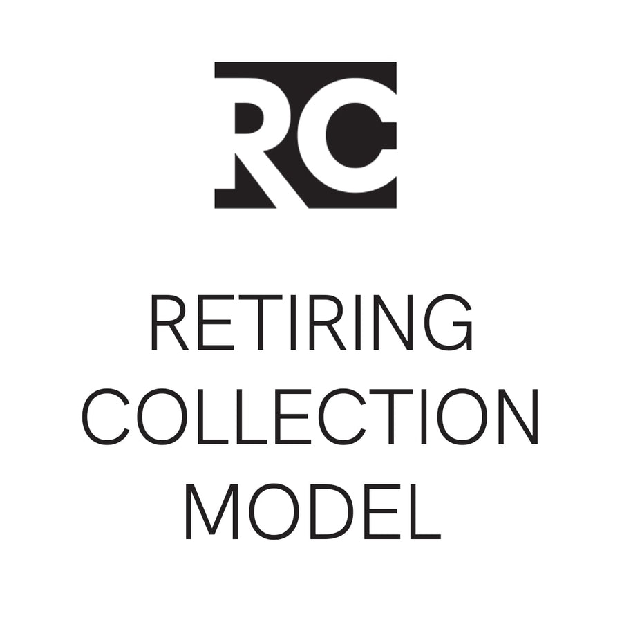 Logo noir RC Retiring Collection Model sur fond blanc, aucune lampe visible.