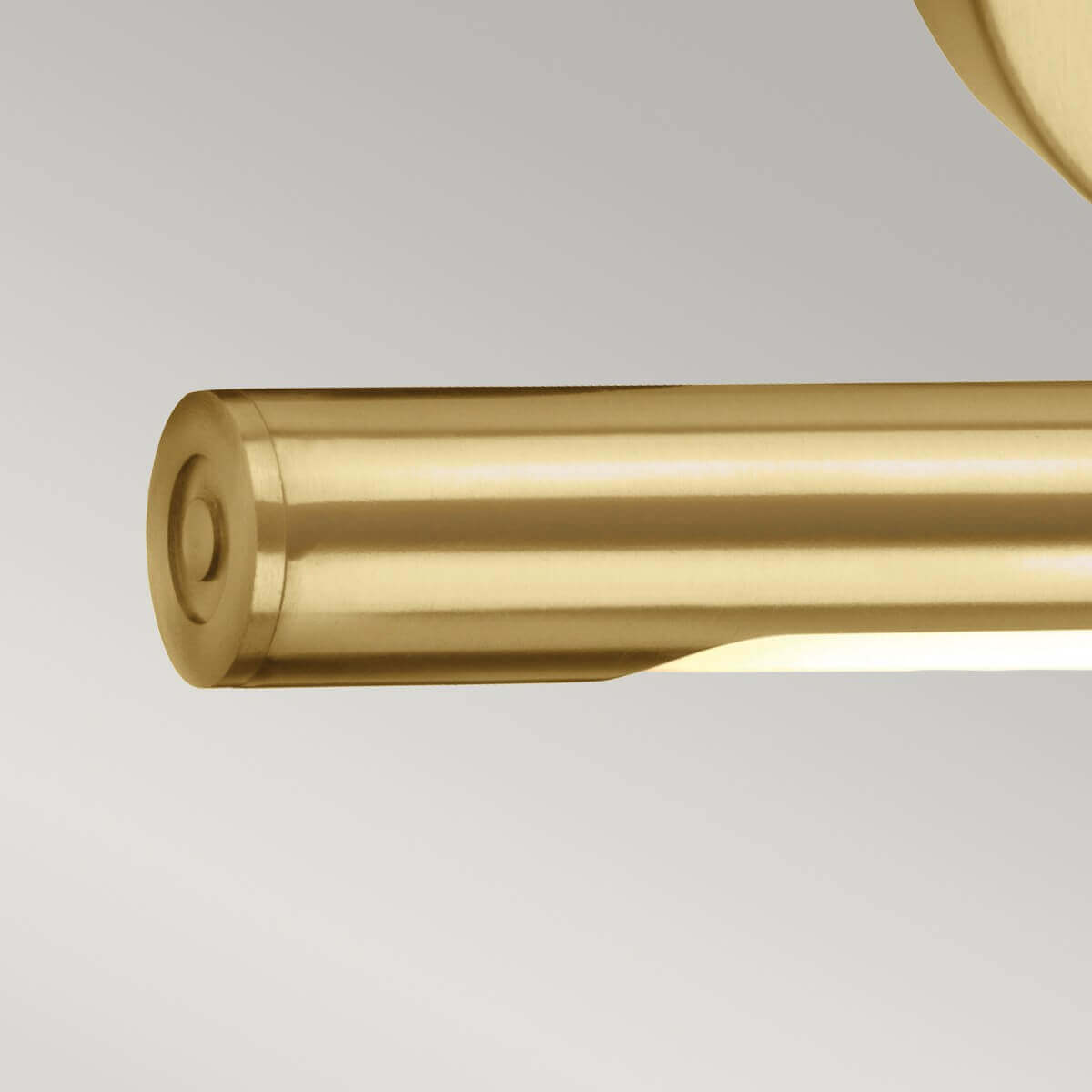 Extrémité du tube en laiton avec embout circulaire et diffuseur lumineux allumé