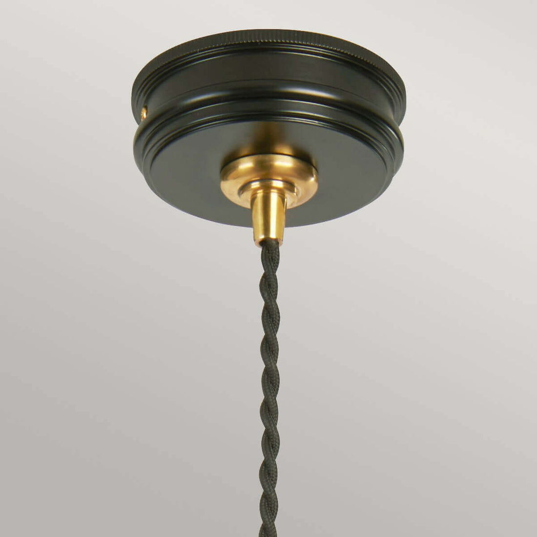 Suspension Douille noire et laiton poli