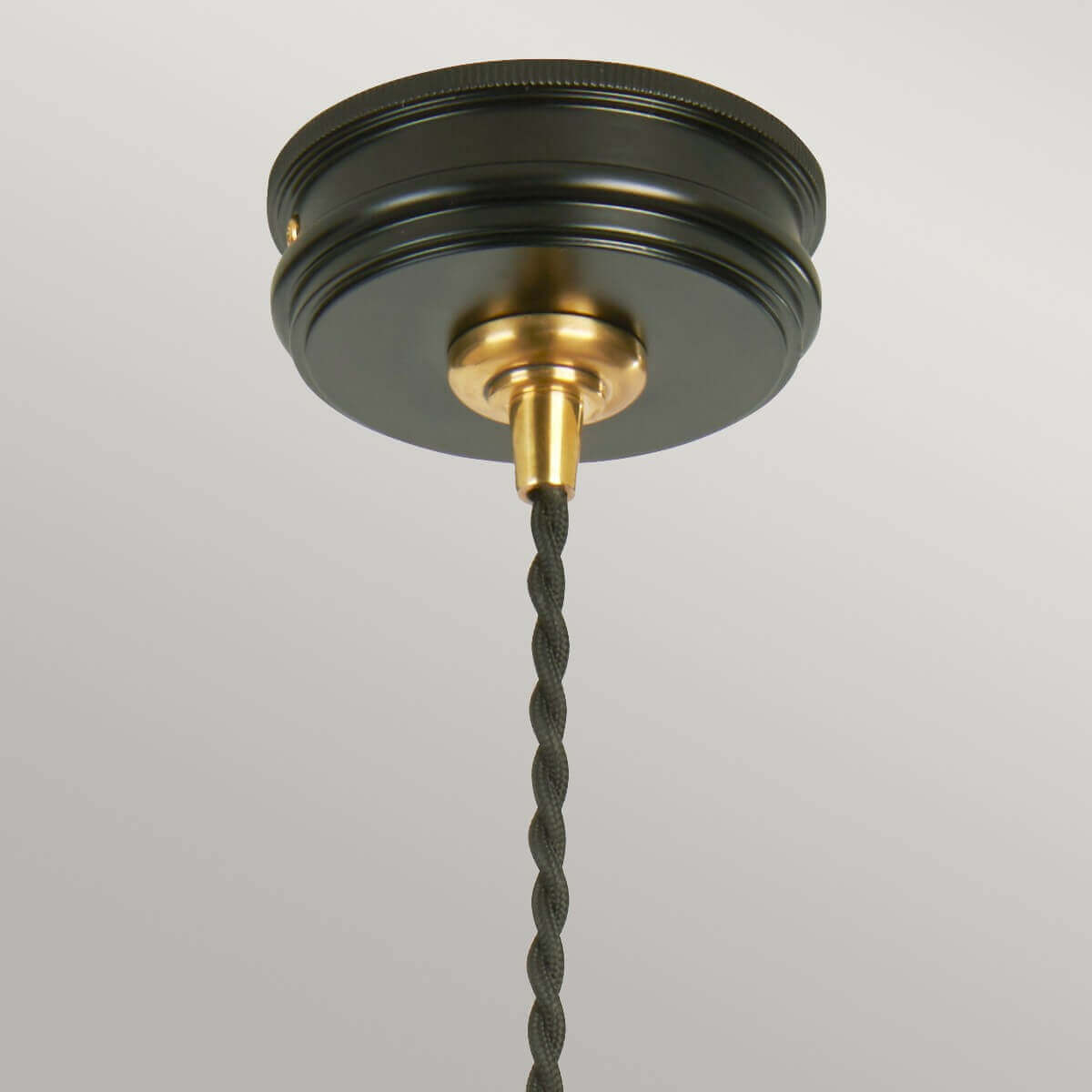 Suspension Douille noire et laiton poli