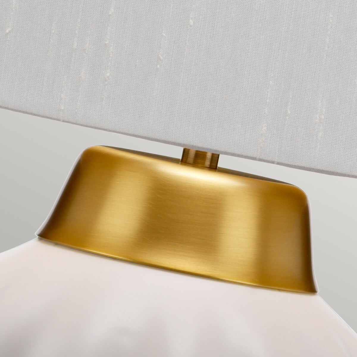 Lampe à poser Bexley blanche et laiton brossé, céramique