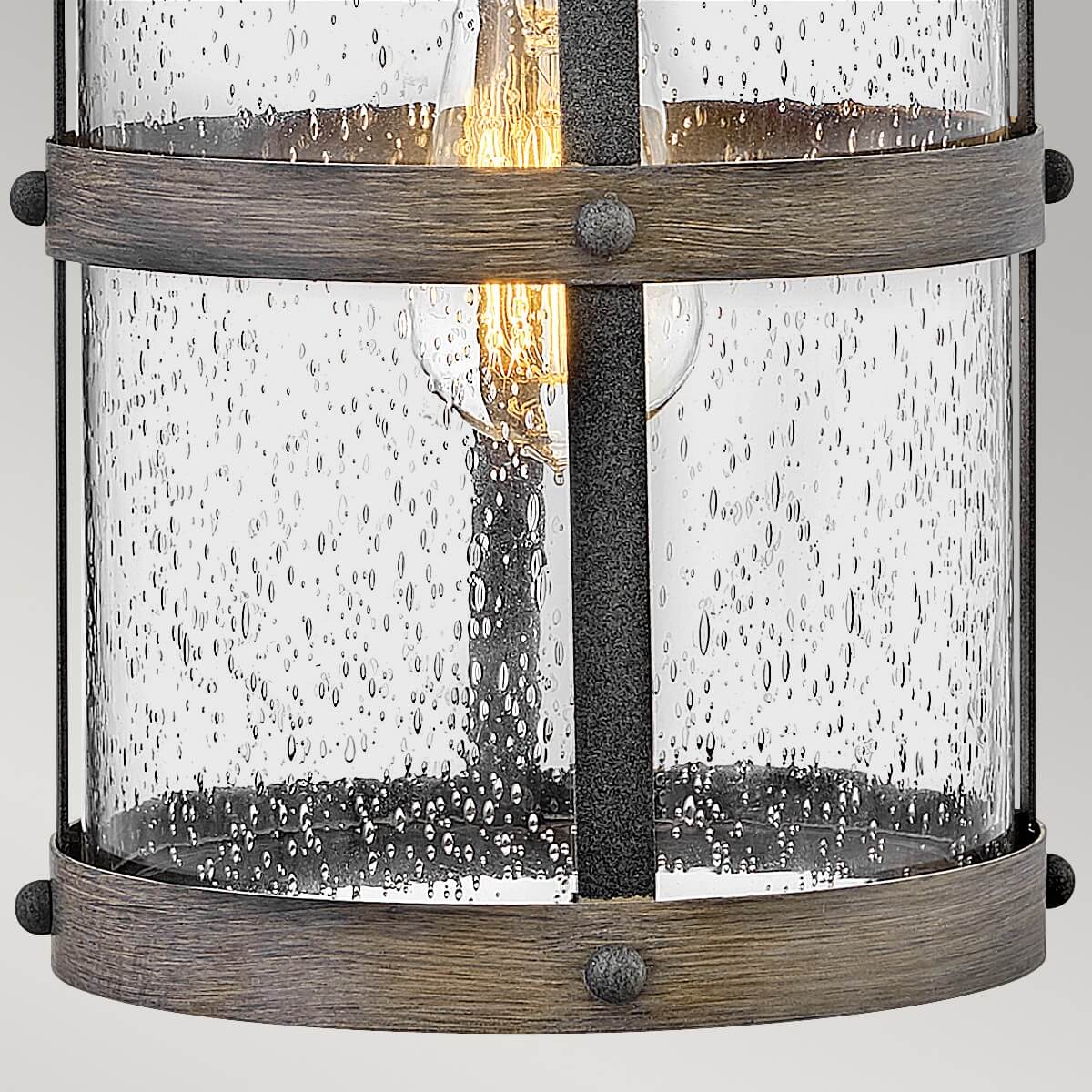 Détail du bas du cylindre, cerclage bois et verre grêlé