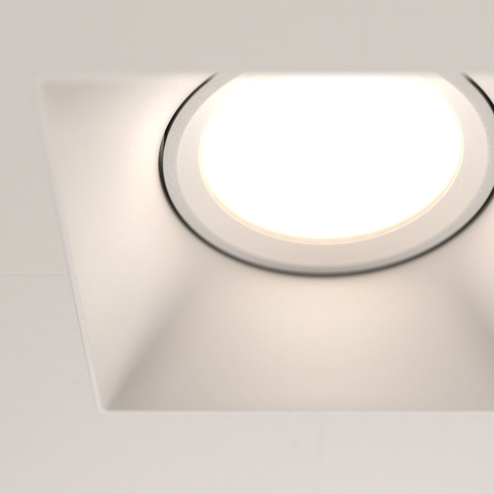 Détail rapproché du diffuseur lumineux et de son cerclage très fin