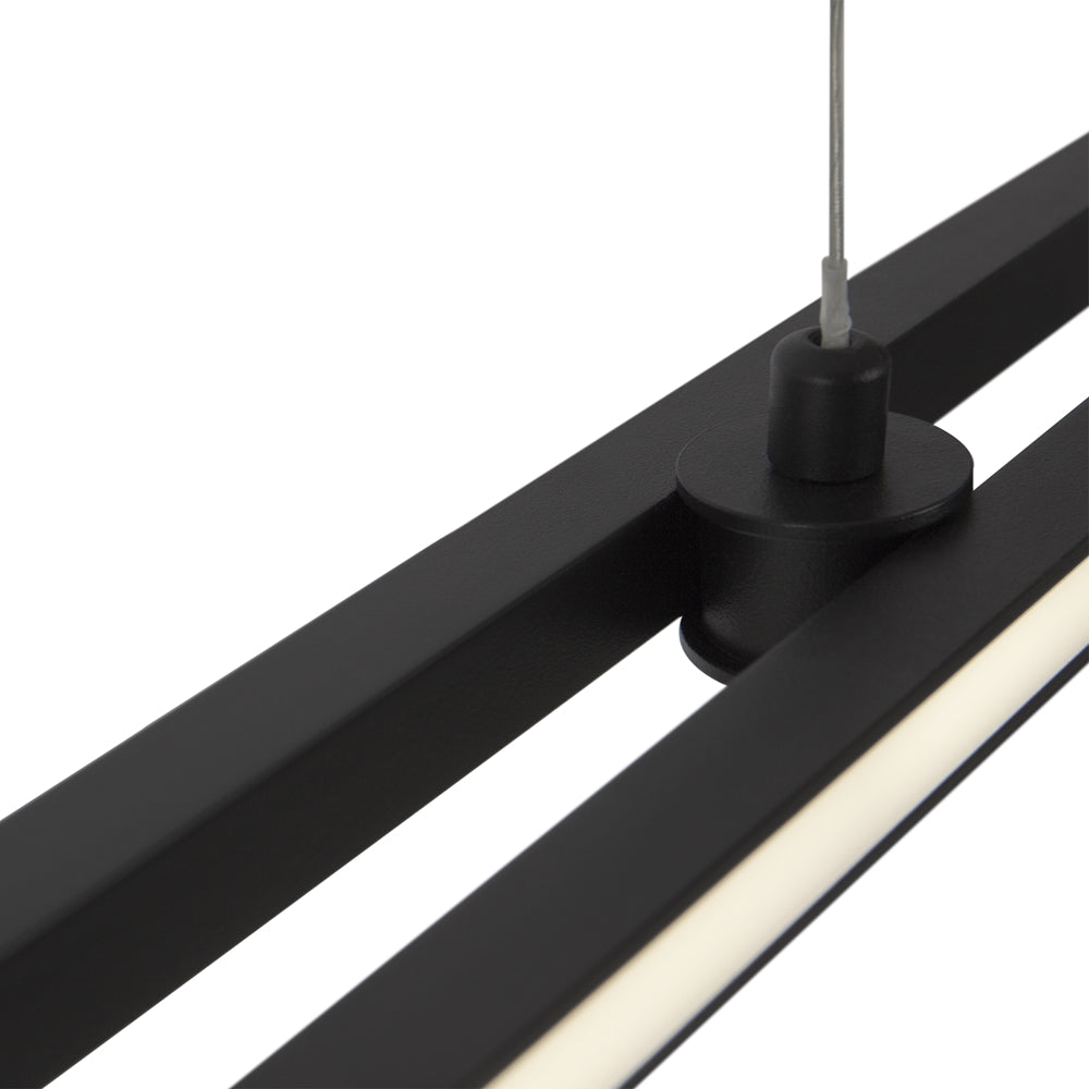 Détail du raccord central noir et du diffuseur LED sous la barre
