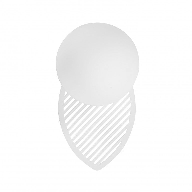 Vue de face d'une applique blanche avec pastille IP44, diffuseur rond et support ajouré en feuille.