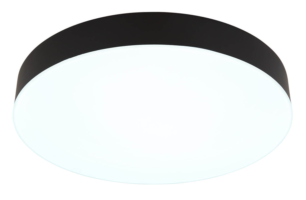 Plafonnier allumé en lumière froide, diffuseur blanc lumineux sous cerclage noir
