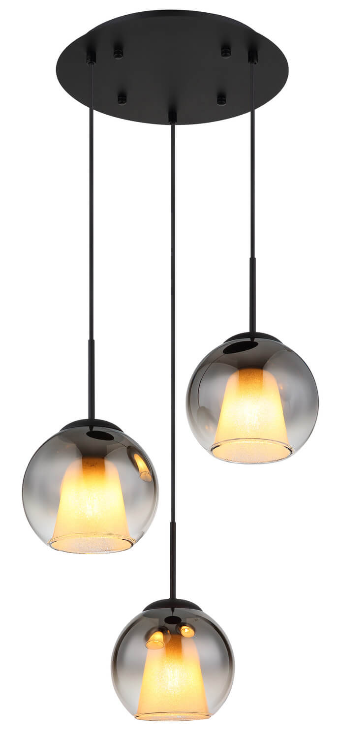 Vue de face du luminaire suspendu, trois globes fumés et câbles noirs sur fond blanc.