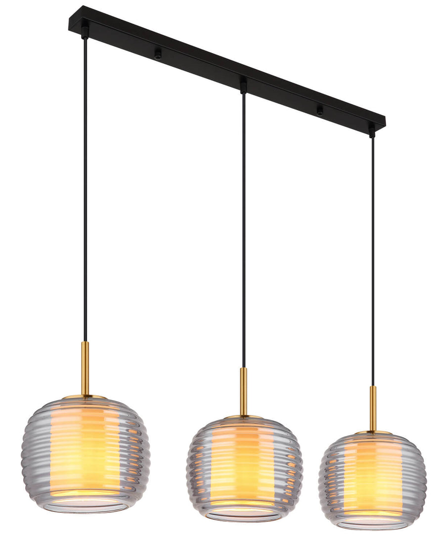Suspension noire à trois globes en verre strié, éclairage allumé, fond blanc