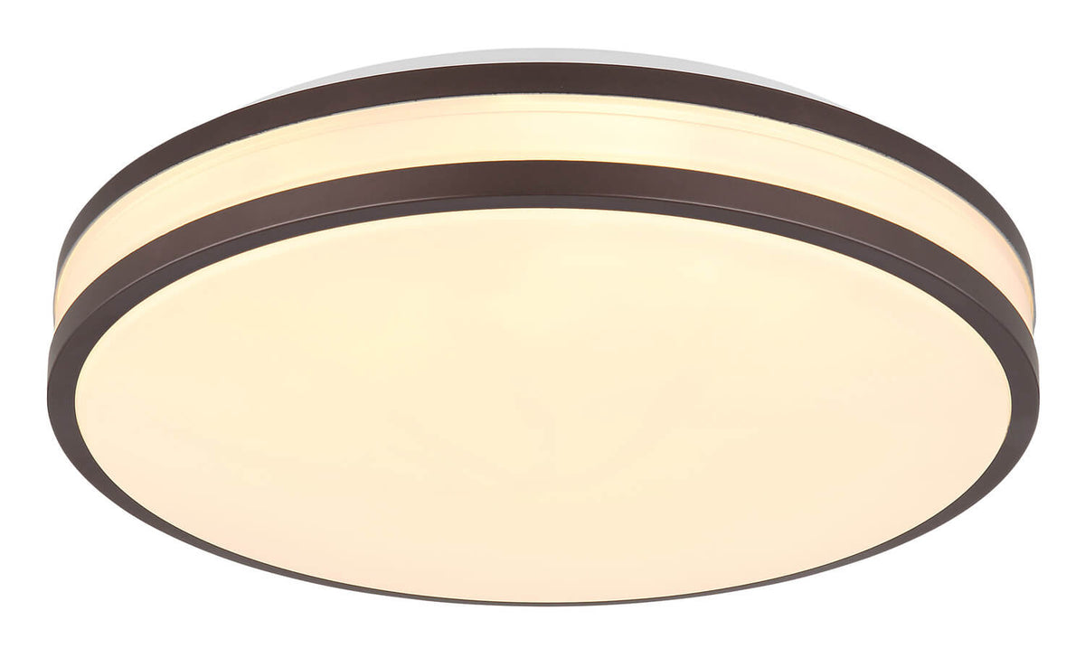Plafonnier circulaire allumé en blanc chaud, cerclages marron et diffuseur opalin lumineux