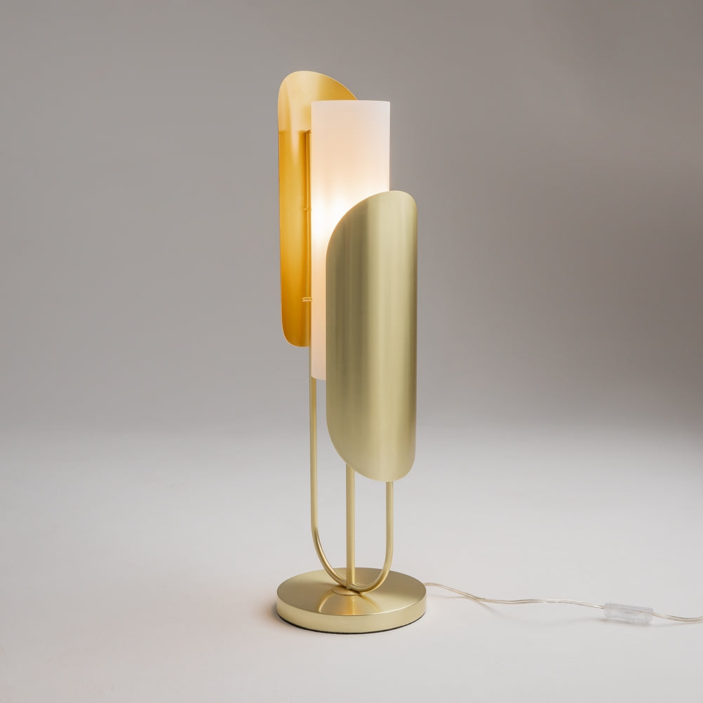 Profil de la lampe montrant les deux pétales dorés autour du diffuseur