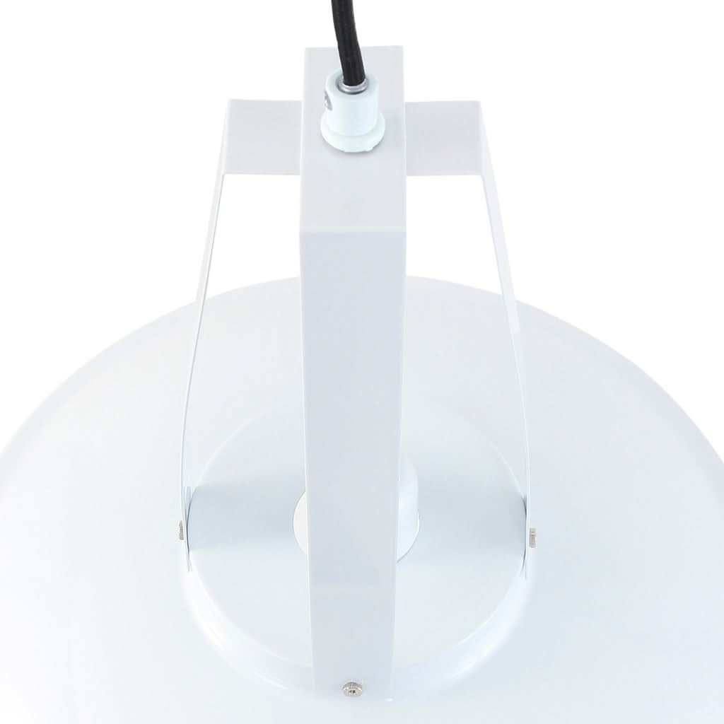 Détail de l'étrier métal blanc et de l'intérieur réfléchissant de la coupole industrielle