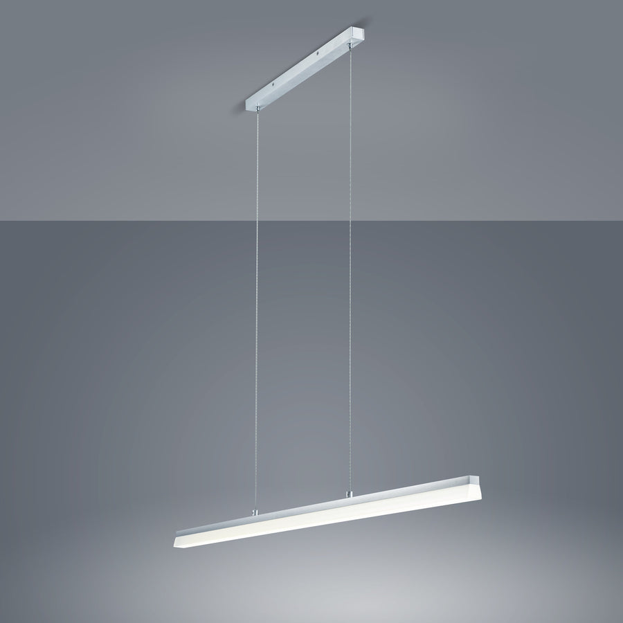 Suspension linéaire blanche vue de face sur fond gris, câbles fins et diffuseur LED allumé