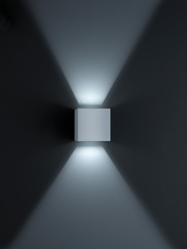Applique extérieure Siri44 argentée et grise