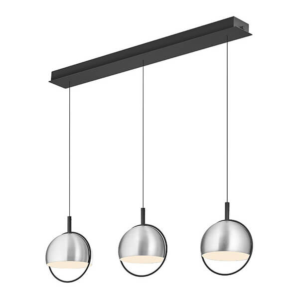 Vue en perspective du luminaire, trois coupoles métalliques suspendues sous un rail noir