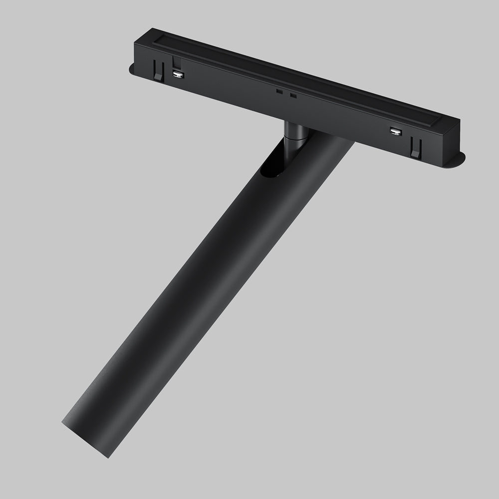 Détail de l'adaptateur et du rail noir vus de dessous, corps incliné.