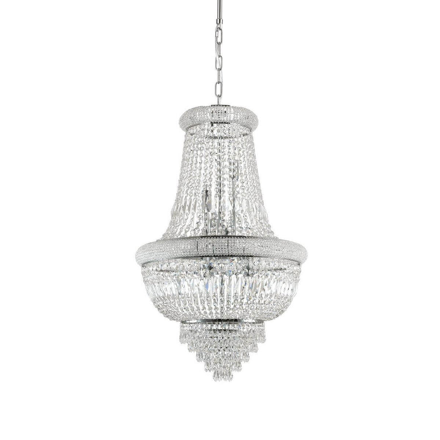Lustre suspendu chromé et cristal vu de face sur fond blanc