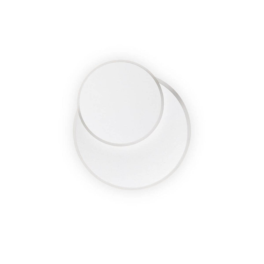 Vue de face sur fond blanc de l'applique murale blanche à deux disques superposés.