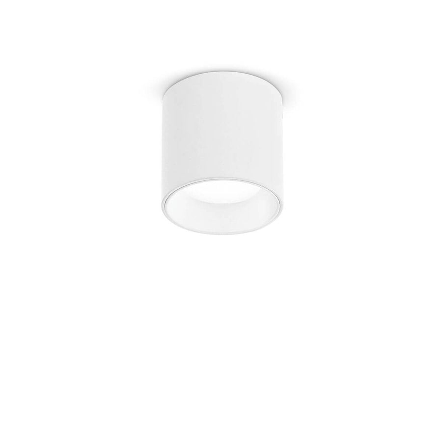 Plafonnier cylindrique blanc vu de face sur fond neutre, produit seul