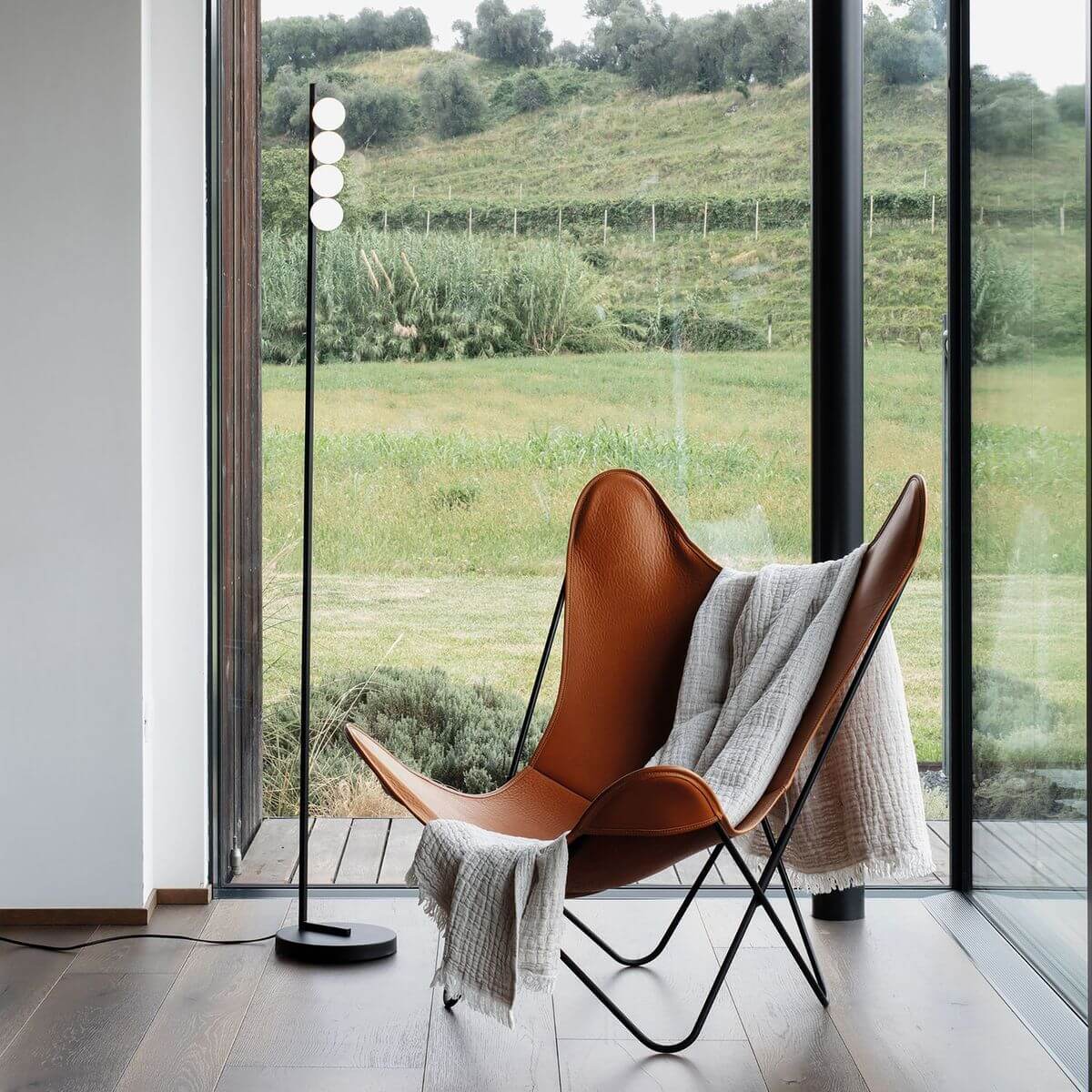 Lampadaire Ping Pong noir, verre