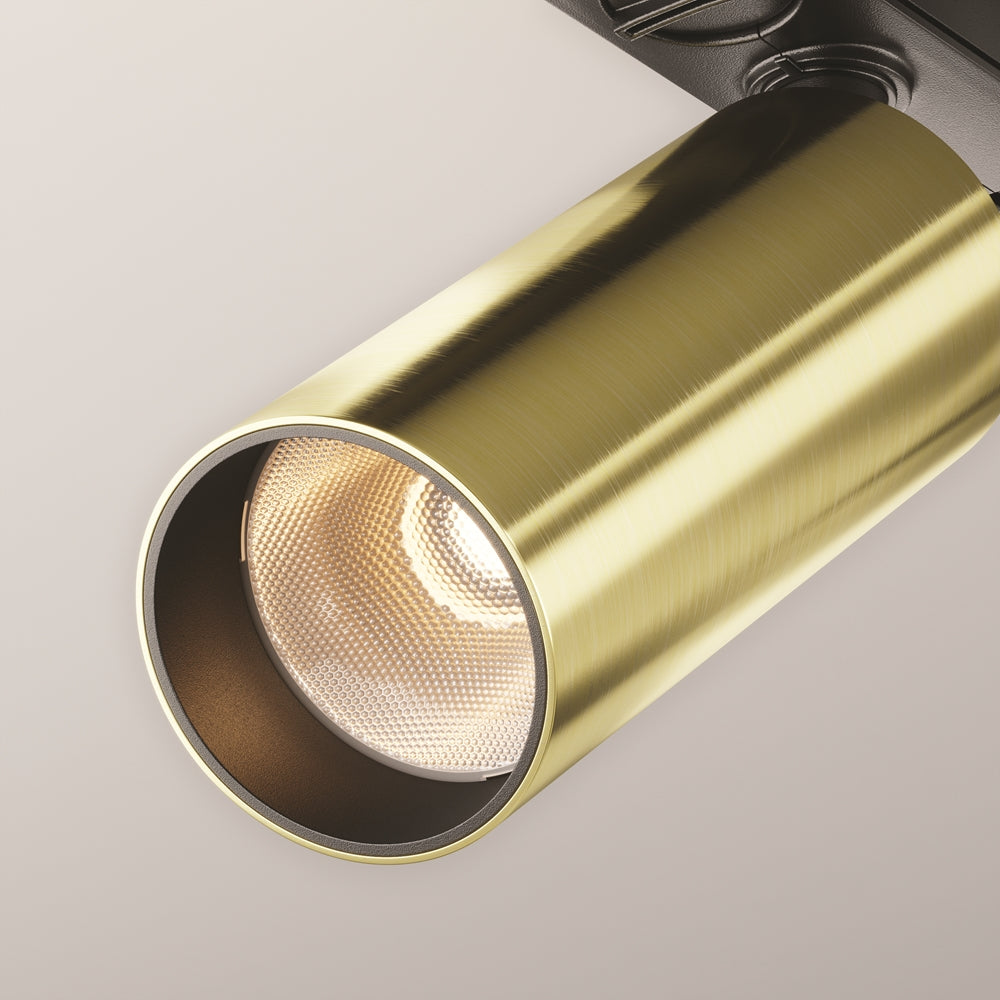 Détail rapproché de la lentille perforée et de la bague intérieure du projecteur