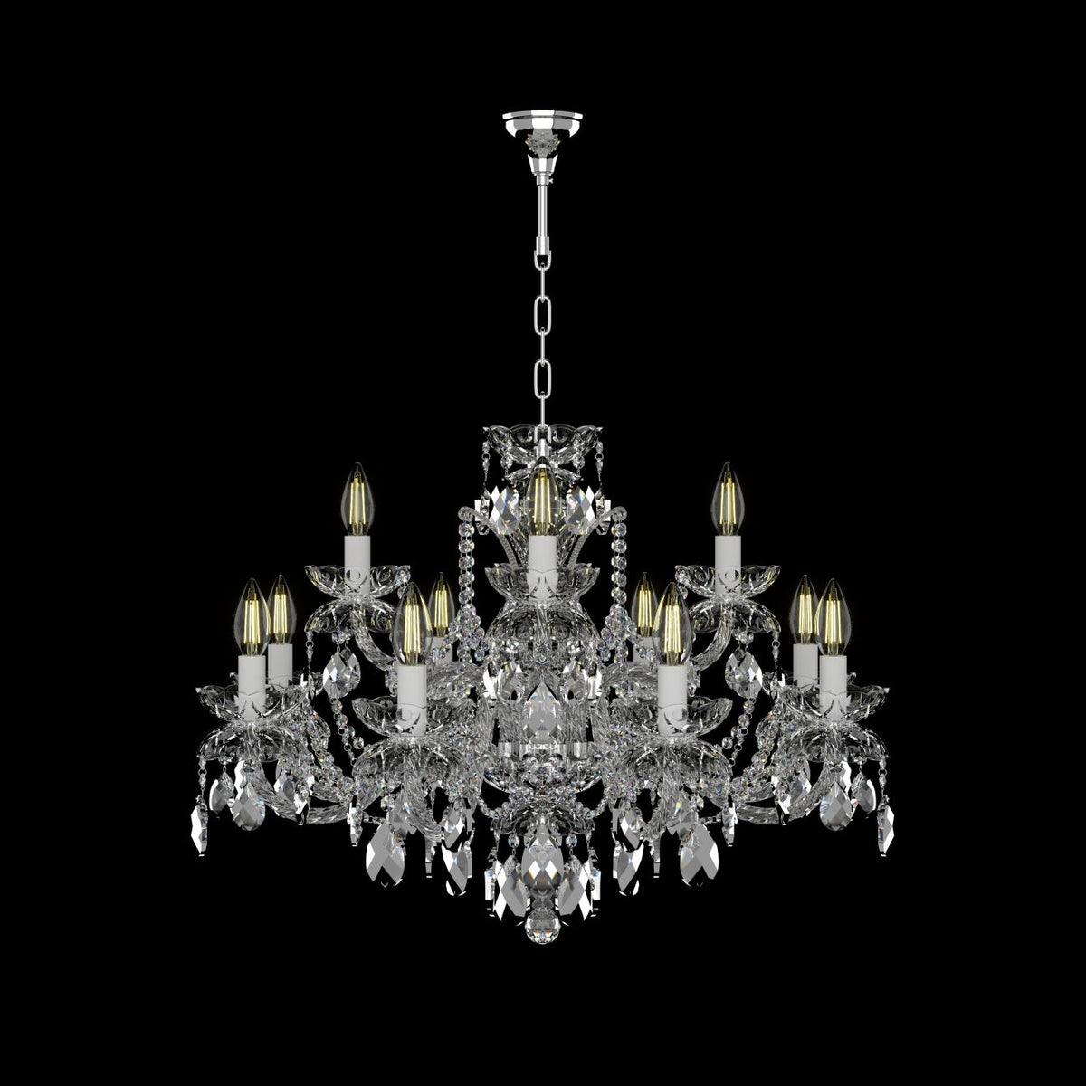 Même lustre aux finitions chromées, bras garnis de pendeloques en cristal sur fond noir