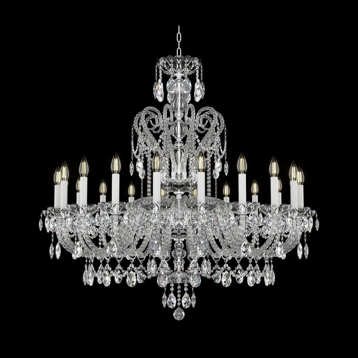 Vue rapprochée du même lustre, cristaux taillés et chaînettes de perles scintillantes