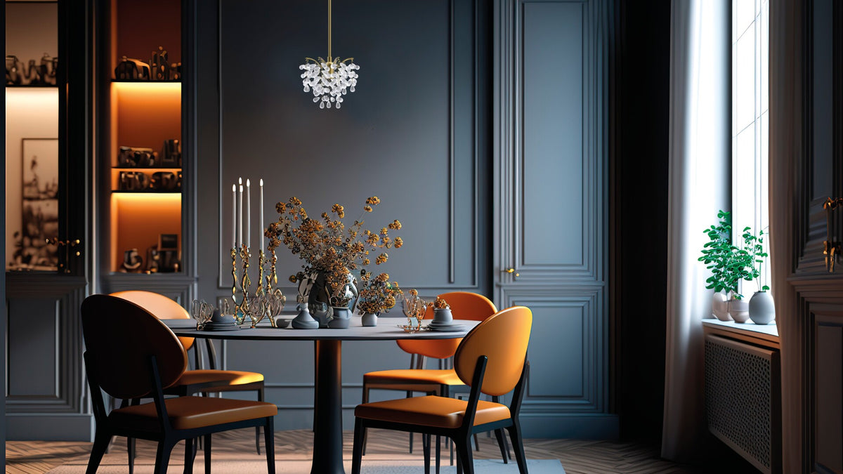 Ambiance intérieure sombre avec une suspension allumée au-dessus d'une table ronde dressée.