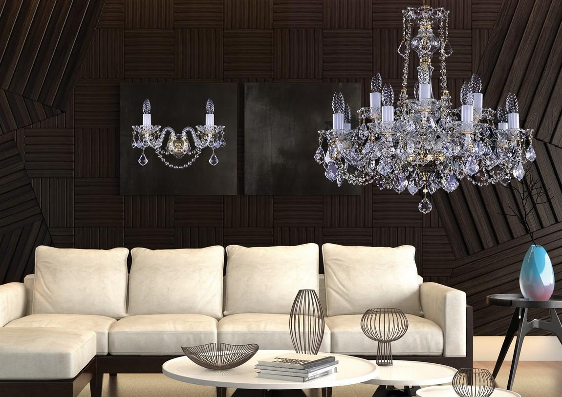 Mise en ambiance de l'applique et du lustre assortis au-dessus d'un canapé beige