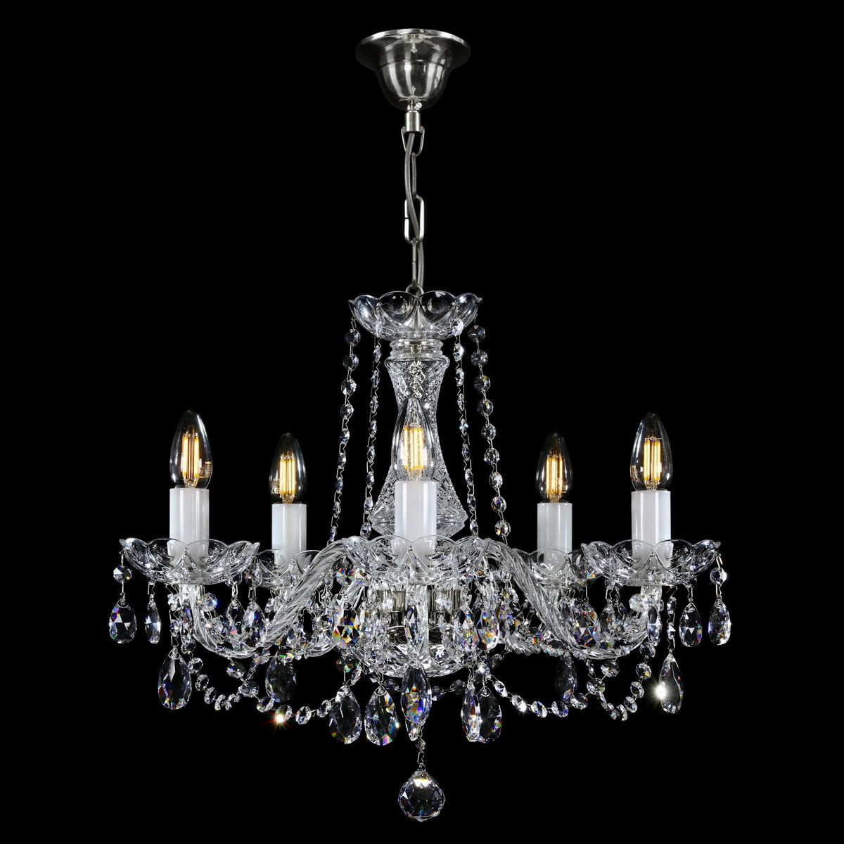 Version finition chrome avec chaîne de suspension et coupelle fixée au plafond