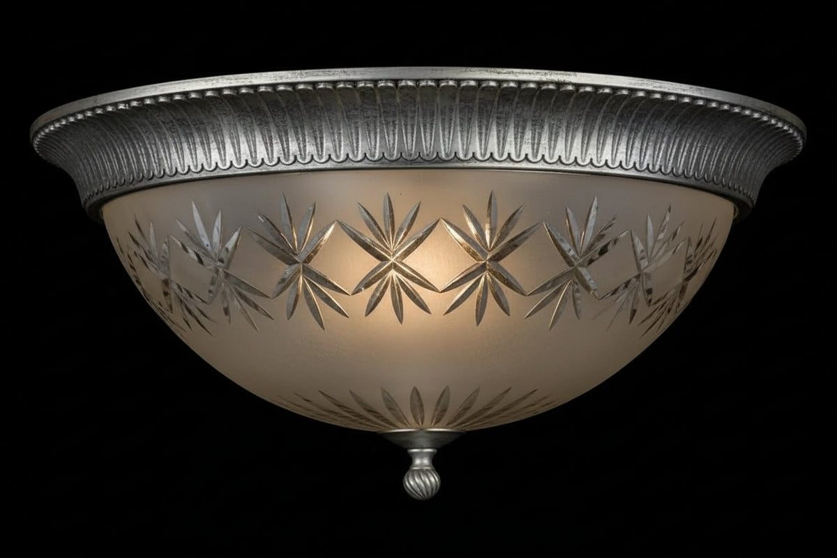 Même modèle en finition argentée, coupe en verre allumée vue de face