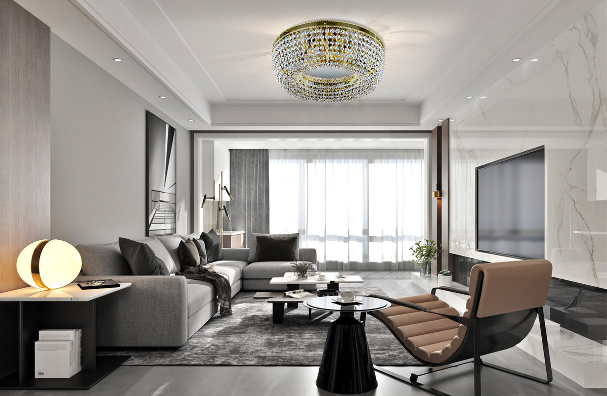 Plafonnier cristal doré illuminant un grand salon contemporain au mobilier design