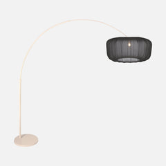 Moderne Bogenlampe, schwarzer Segeltuch-Lampenschirm & cremefarbener Fuß Ø 60 cm | Soléa