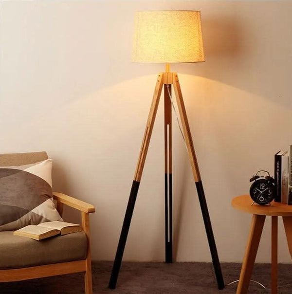 Holz-Stativ-Stehleuchte | Natürliche Eleganz