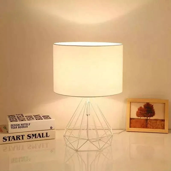 Retro-Lampe im geometrischen Design | Grafische Silhouette