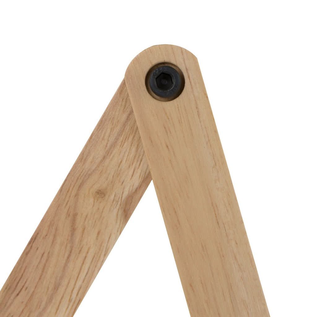 Détail d'une articulation en bois avec vis hexagonale noire apparente