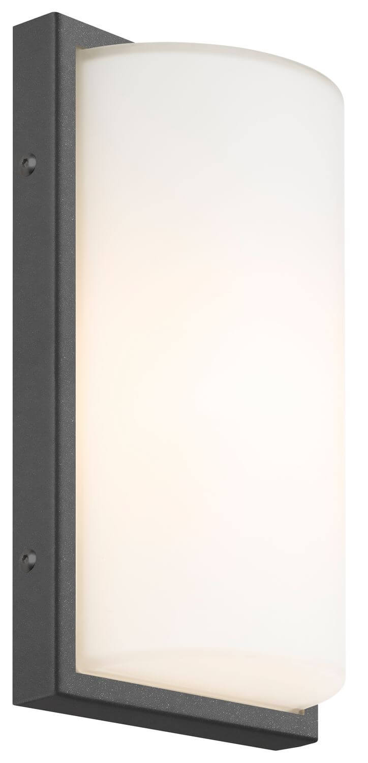Même applique allumée sur fond blanc, lumière chaude diffusée par l'opale
