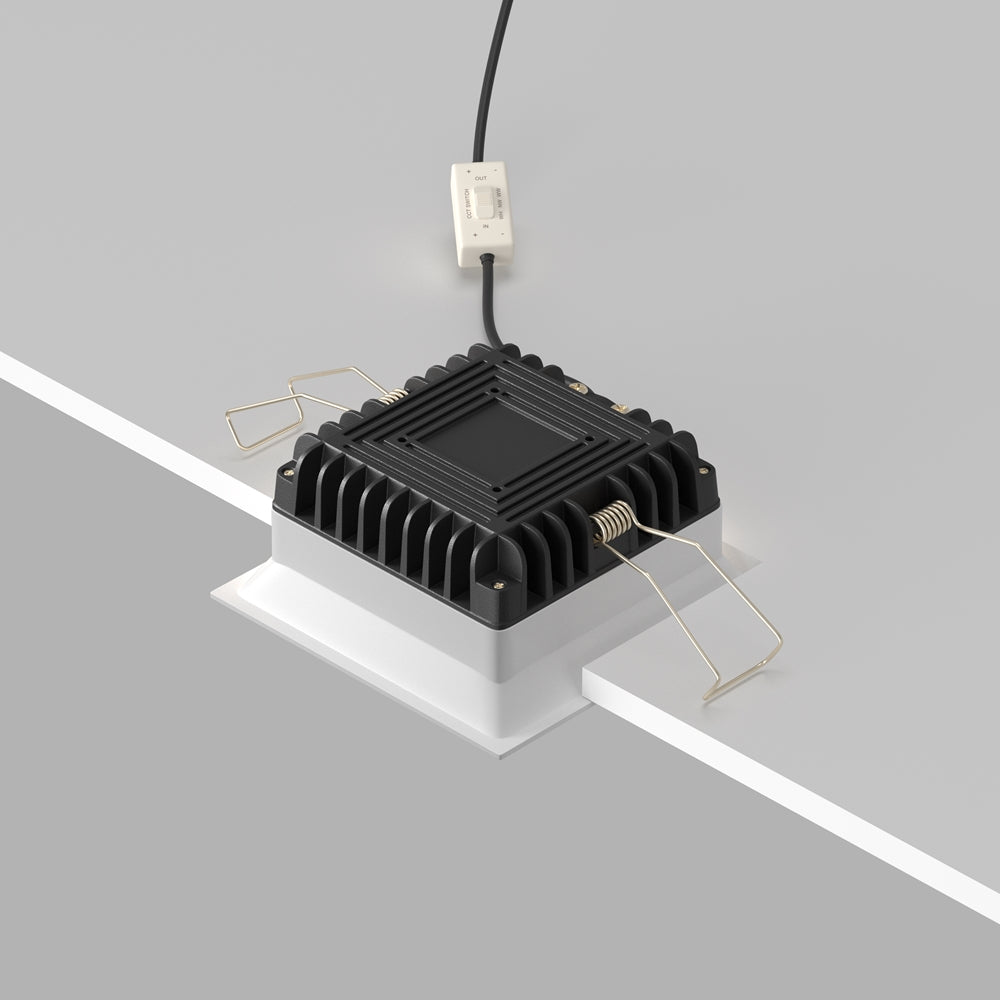 Vue arrière du module encastré, dissipateur noir, ressorts de fixation et driver