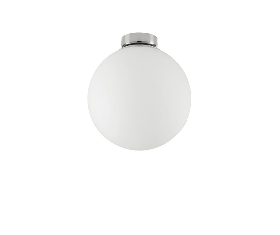 Plafonnier sphère en verre opalin blanc sur embase chromée, vue de face sur fond blanc