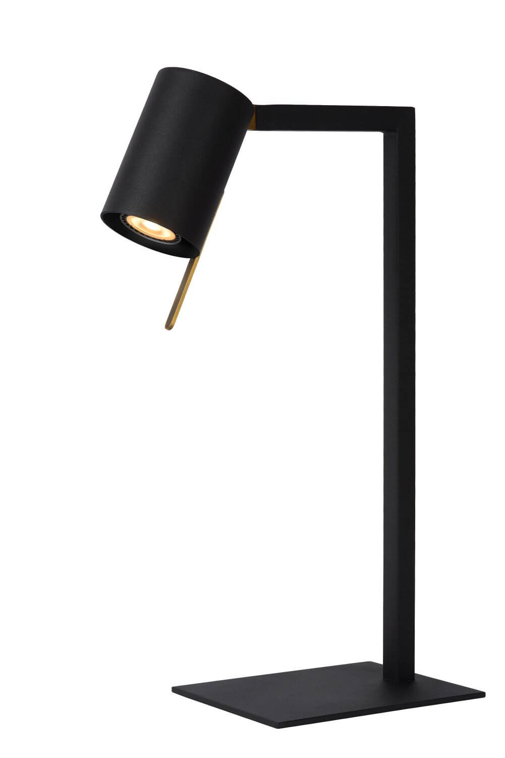 Lampe de bureau noire sur fond blanc, abat-jour cylindrique incliné et lumière allumée.