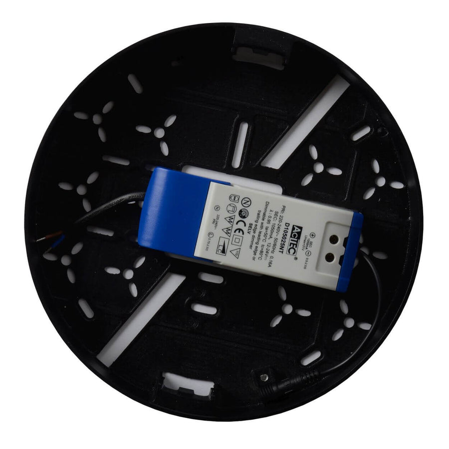 Détail du driver LED bleu et blanc fixé dans le boîtier noir