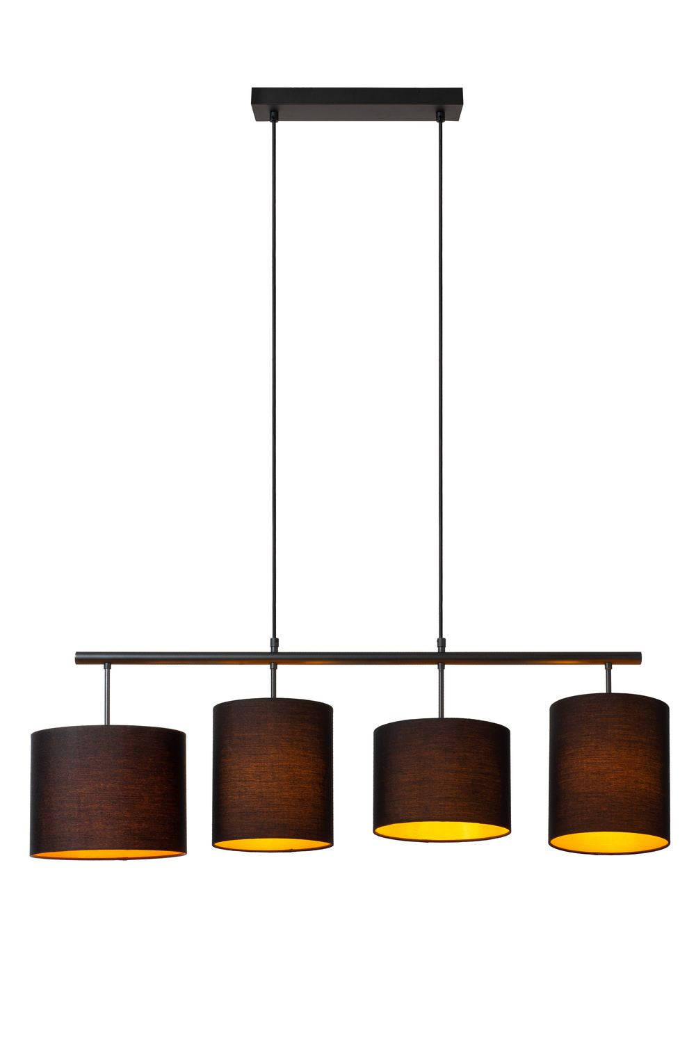 Produit seul sur fond blanc, suspension quatre lumières aux abat-jours cylindriques allumés.