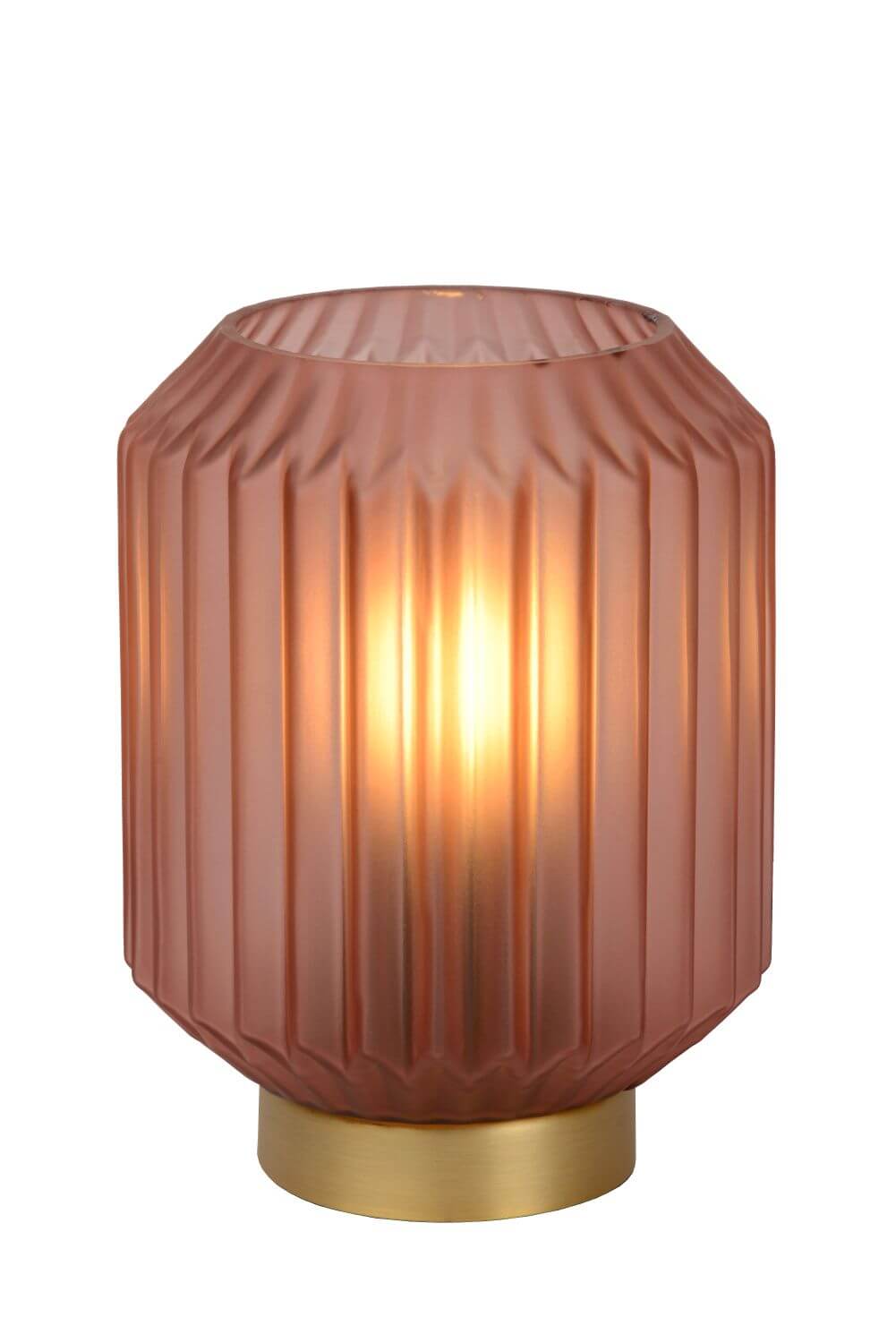 Vue de face du luminaire allumé sur fond blanc, verre rose et base dorée.