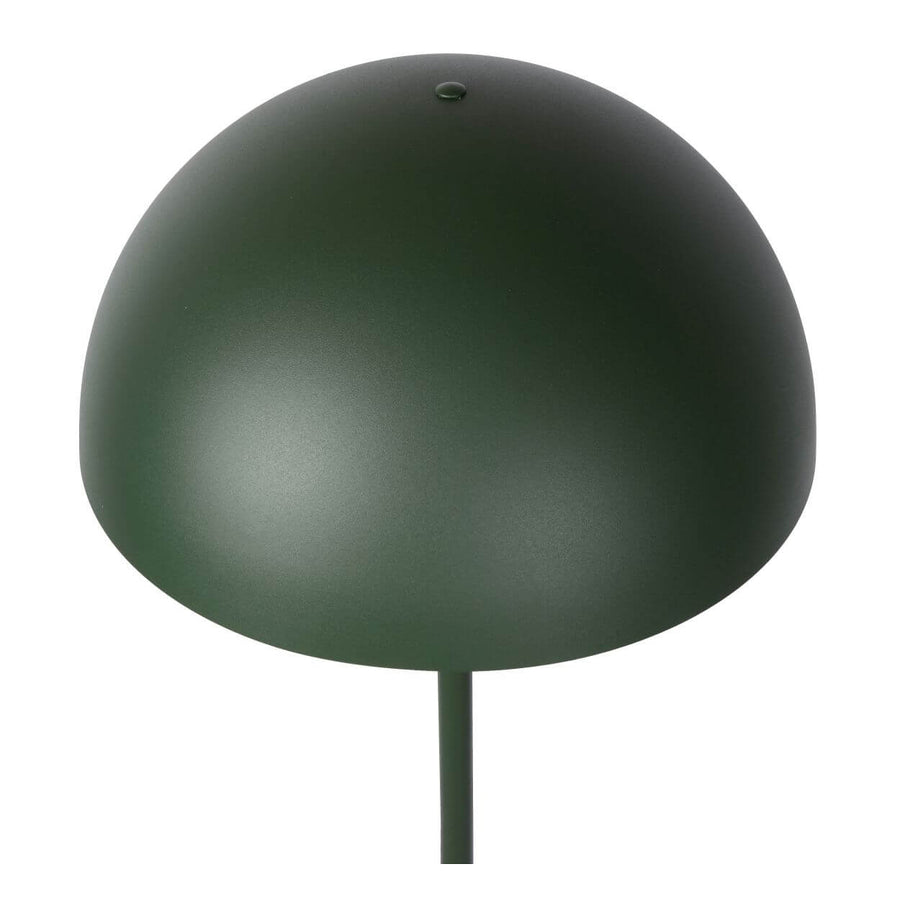 Gros plan sur l'abat-jour bombé vert mat vu de dessus, sur fond blanc