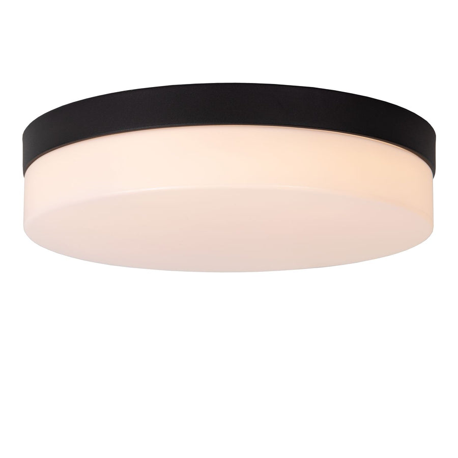 Autre angle du plafonnier rond, forme basse et diffuseur lumineux