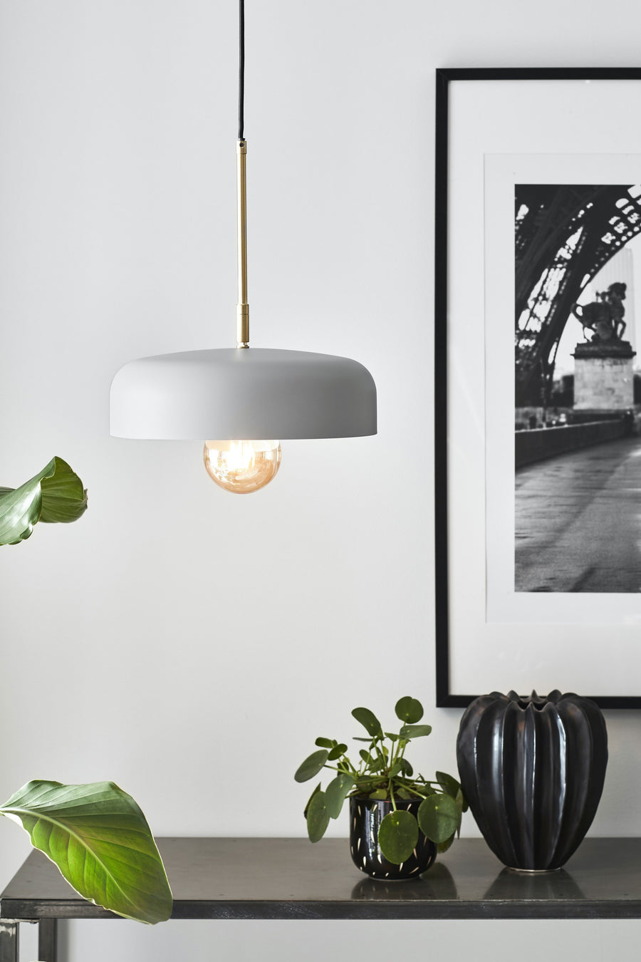 Suspension Caen grise et laiton