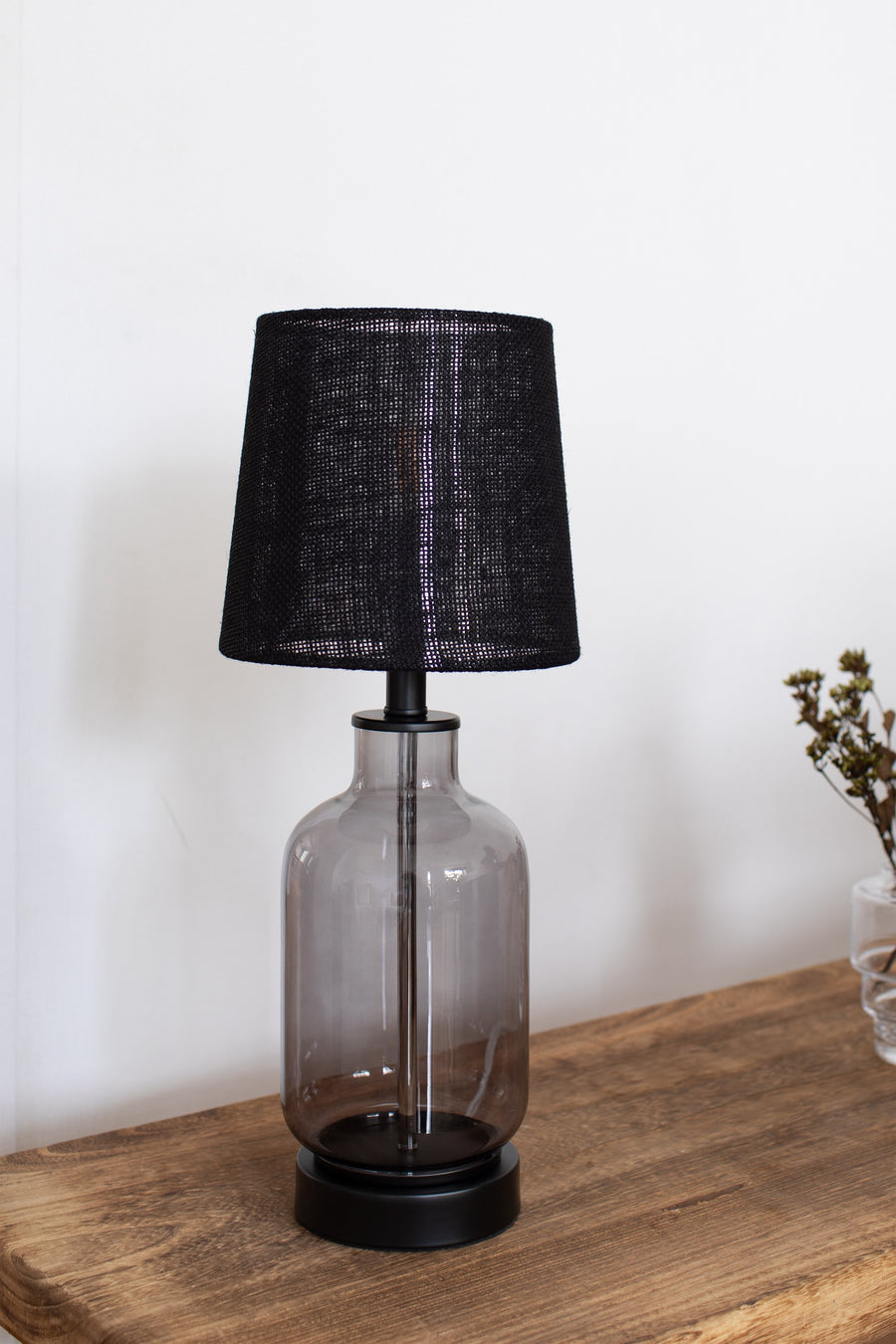 Lampe à poser Costero avec abat-jour en jute
