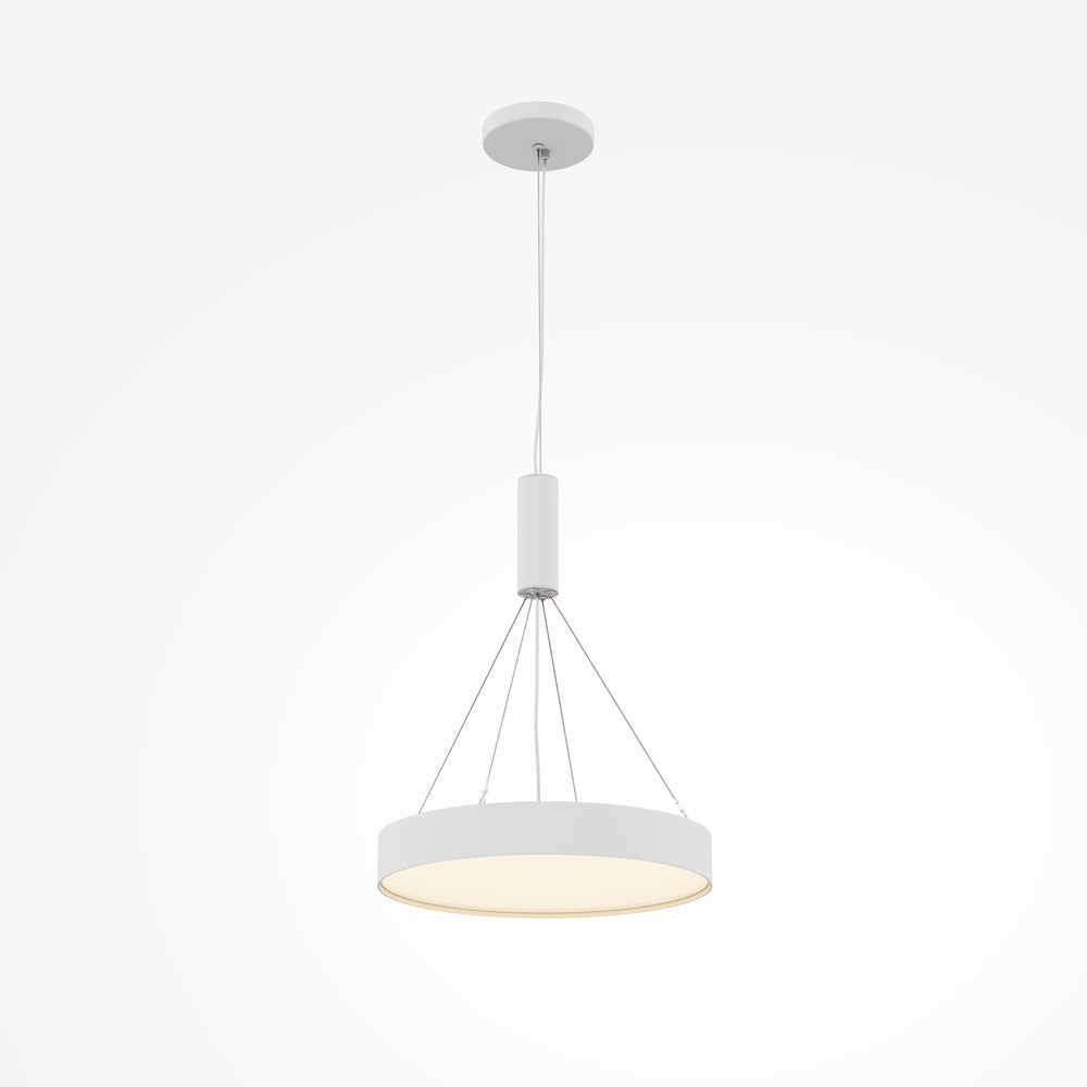 Version suspension du luminaire blanc, abat-jour cylindrique retenu par des câbles fins
