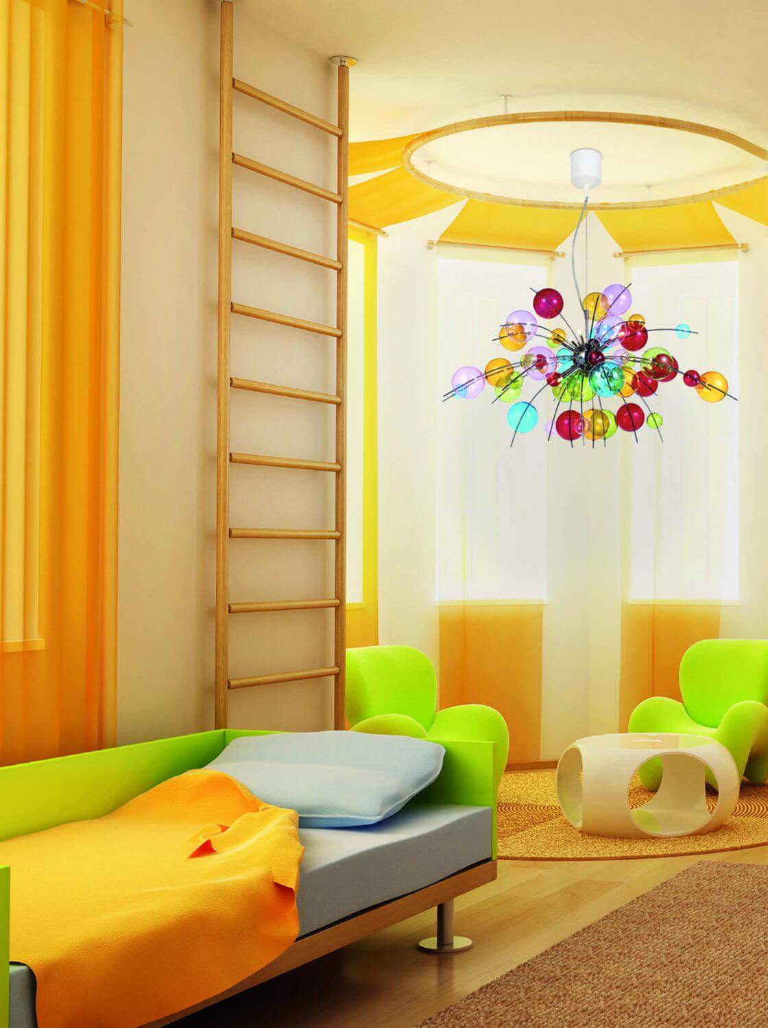 Suspension colorée installée dans une chambre d'enfant jaune avec échelle en bois