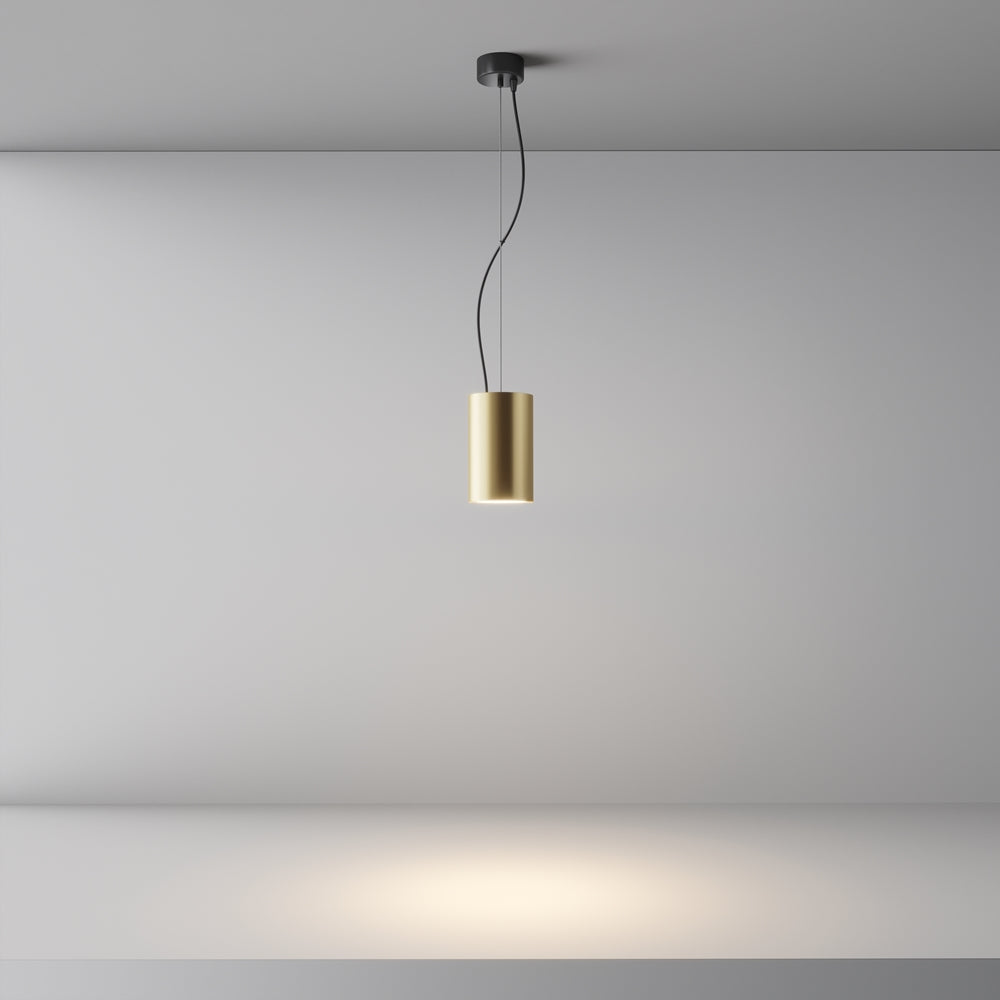 Mise en ambiance nocturne avec halos lumineux projetés au sol et plafond