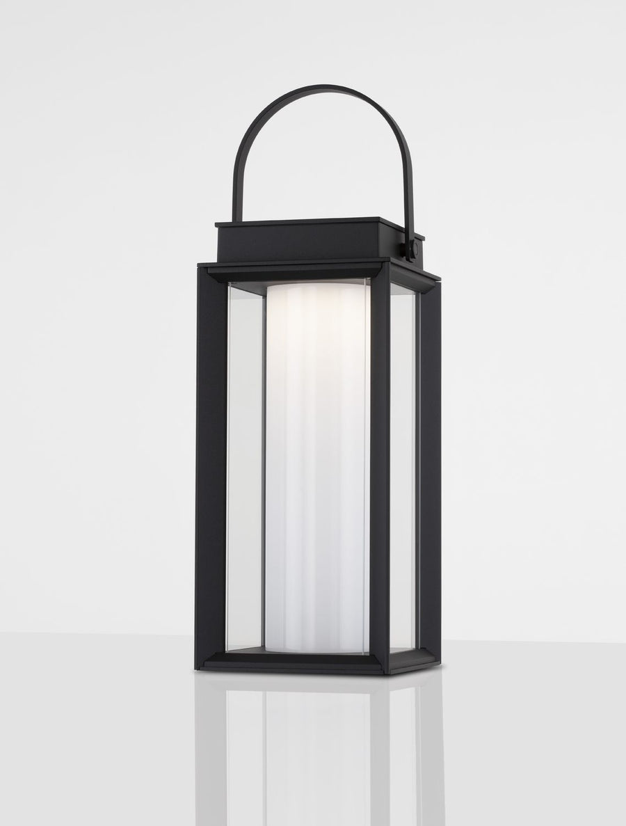 Détail du cadre métallique noir et de la douille interne du luminaire